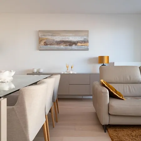 Sea View 1 Bedroom Flat With Pool - Ideal For Couples & Families By Slowaystay & Short Term Lägenhet
