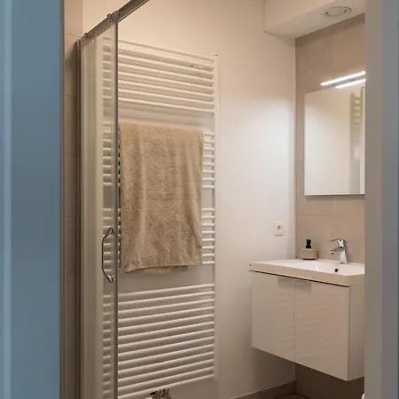 Sea View 1 Bedroom Flat With Pool - Ideal For Couples & Families By Slowaystay & Short Term Appartamento