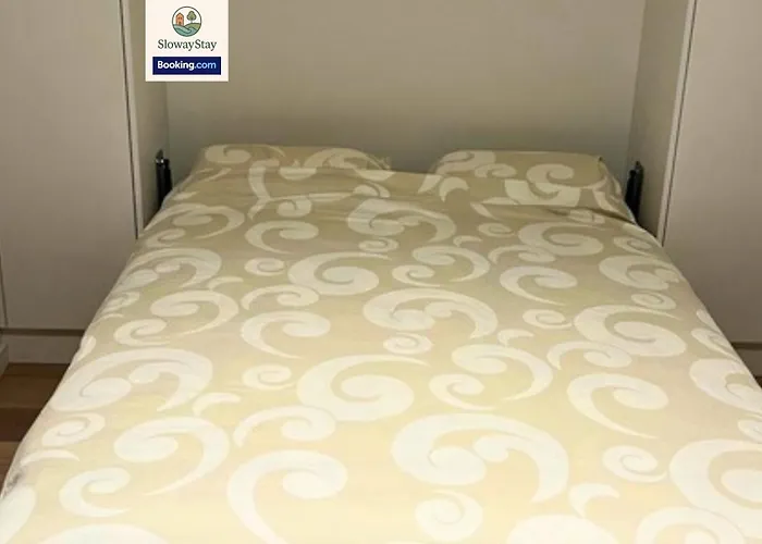 Sea View 1 Bedroom Flat With Pool - Ideal For Couples & Families By Slowaystay & Short Term Apartment *