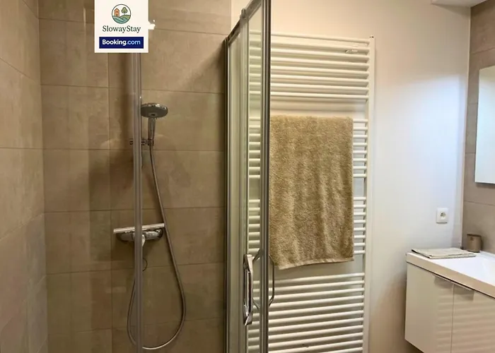 아파트 Sea View 1 Bedroom Flat With Pool - Ideal For Couples & Families By Slowaystay & Short Term